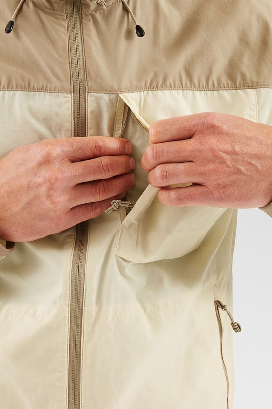 Fjallraven Mens High Coast Wind Jacket Chalk White-Fossil