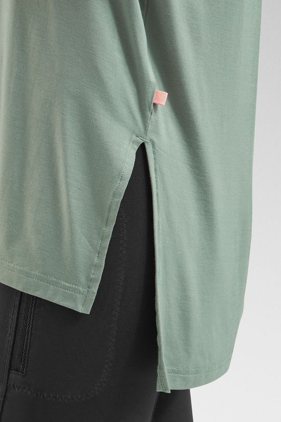 Acai Womens Relaxed T-Shirt Lilypad