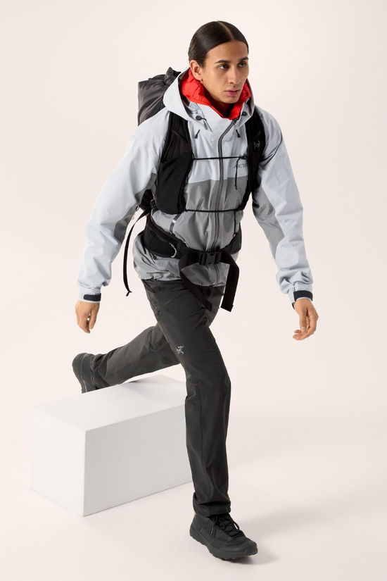 Arc'teryx Mens Beta AR Jacket Solitude/Void