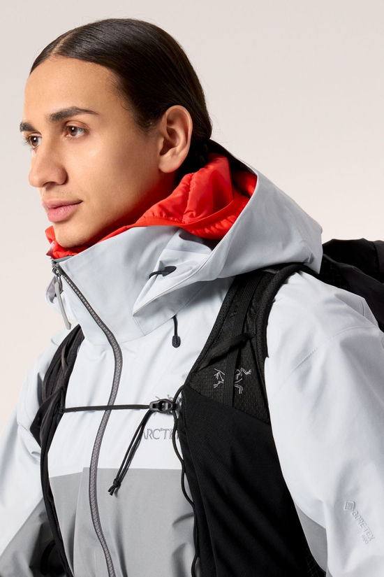 Arc'teryx Mens Beta AR Jacket Solitude/Void