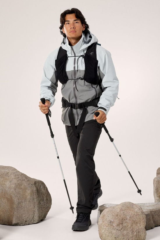 Arc'teryx Mens Beta AR Jacket  Solitude / Void