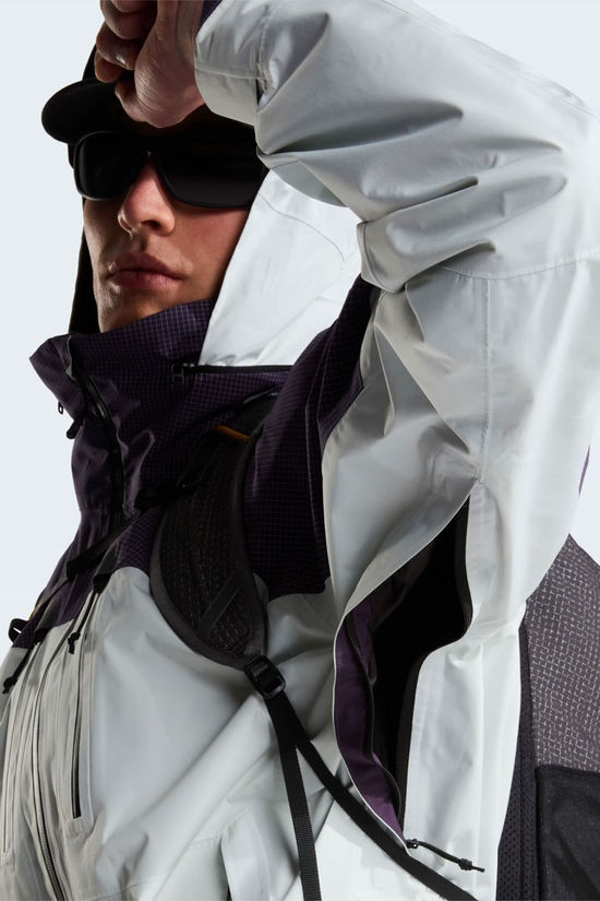 The North Face Mens Hike Devils Thumb GTX Jacket  Pearl Stone/Endless Dus