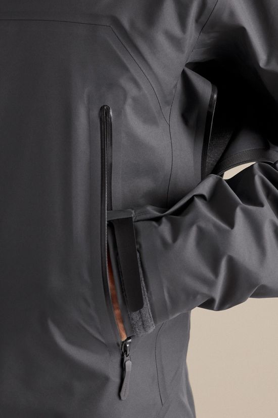 Arc'teryx Mens Beta SL Jacket Cloud