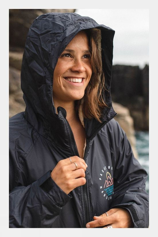 Passenger Escapism Sherpa Lined Changing Robe BLACK