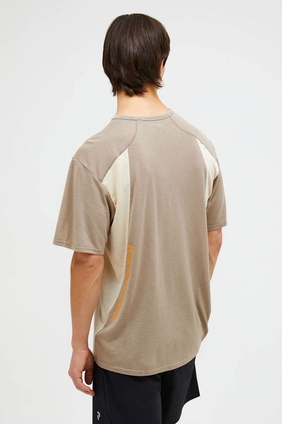 Peak Performance Mens Trail Wool Blend T-Shirt Avid Beige-Sand Fog