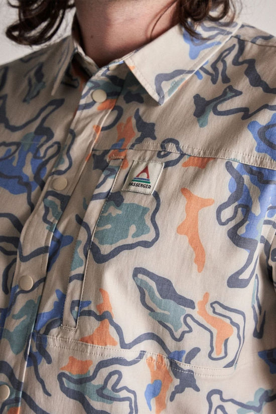 Passenger Mens Traveller Short Sleeve Stretch Shirt Abstract Strata Multi