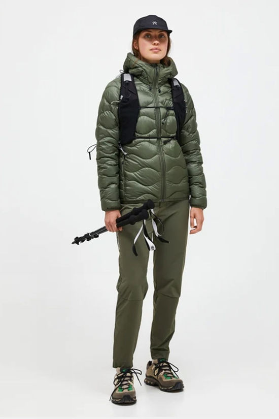 Peak Performance Womens Helium Down Hood Jacket Pine Needle